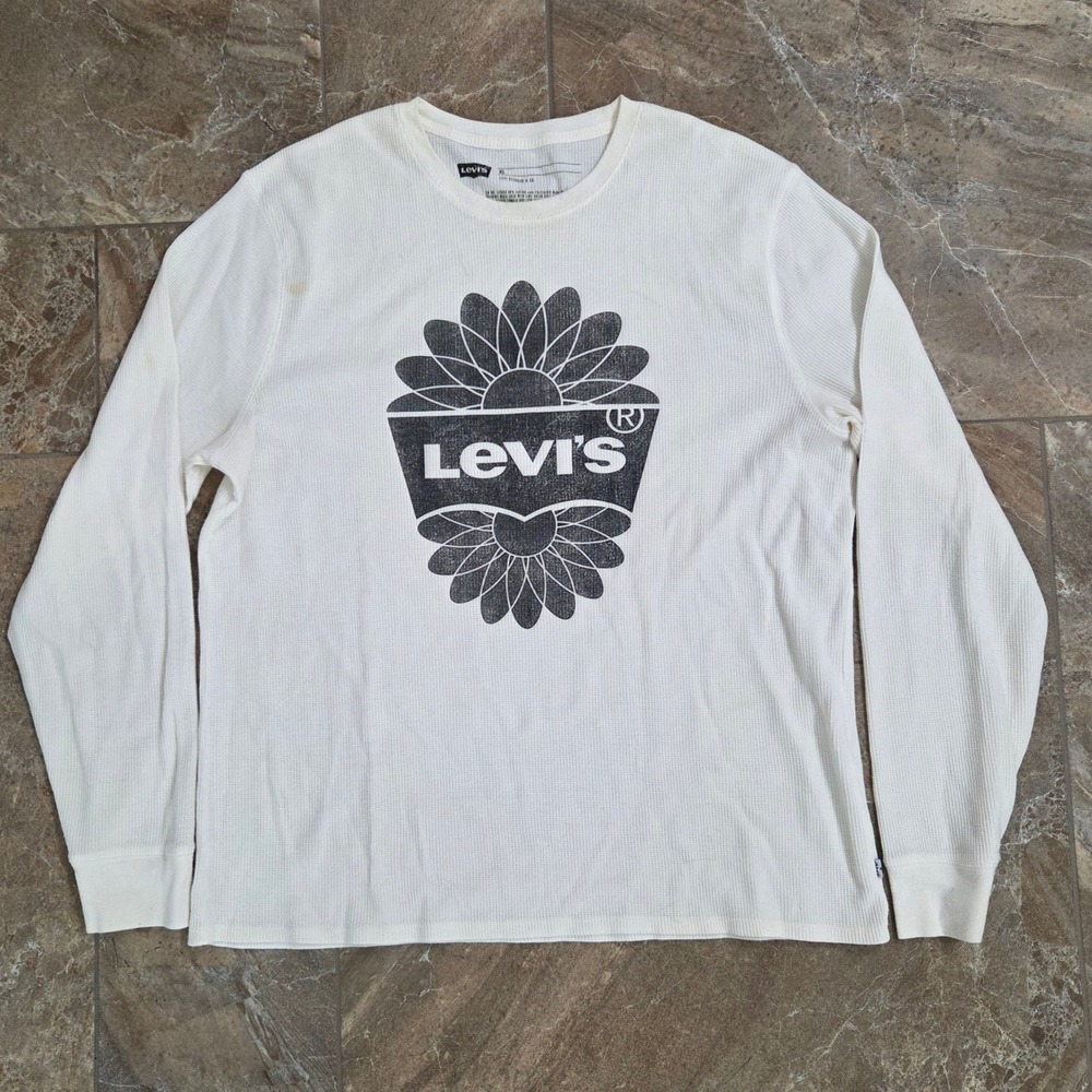 Vintage Levi's Floral XL White Long Sleeve Waffle Knit Tee Shirt Flower Logo Men